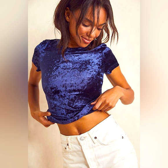 Free People Crushed Velvet Baby Tee NWOT - Picture 3 of 5